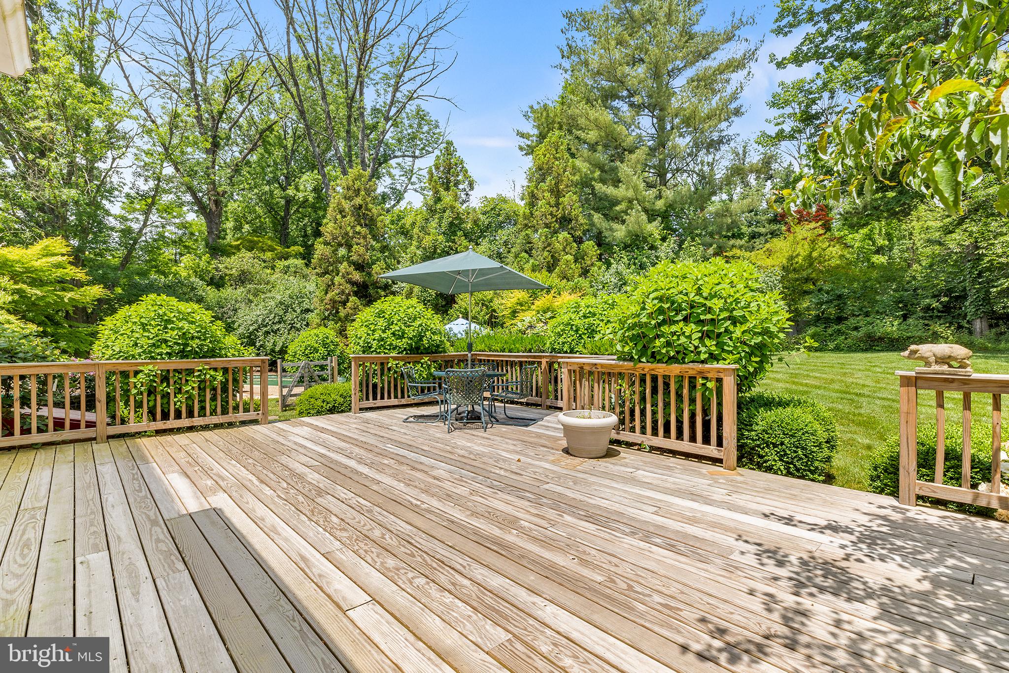 POND VIEW ESTATES - Residential