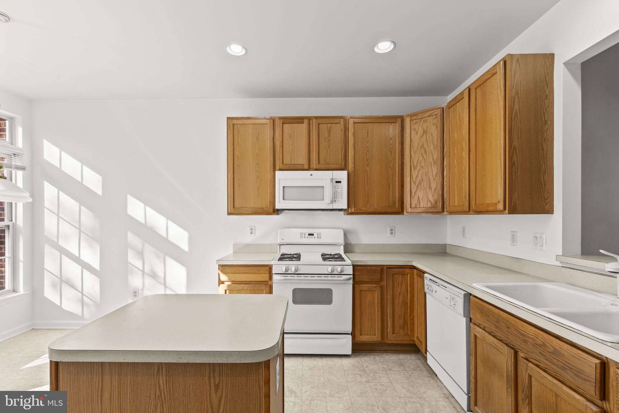 2004 GOLDEN MORNING DRIVE 30