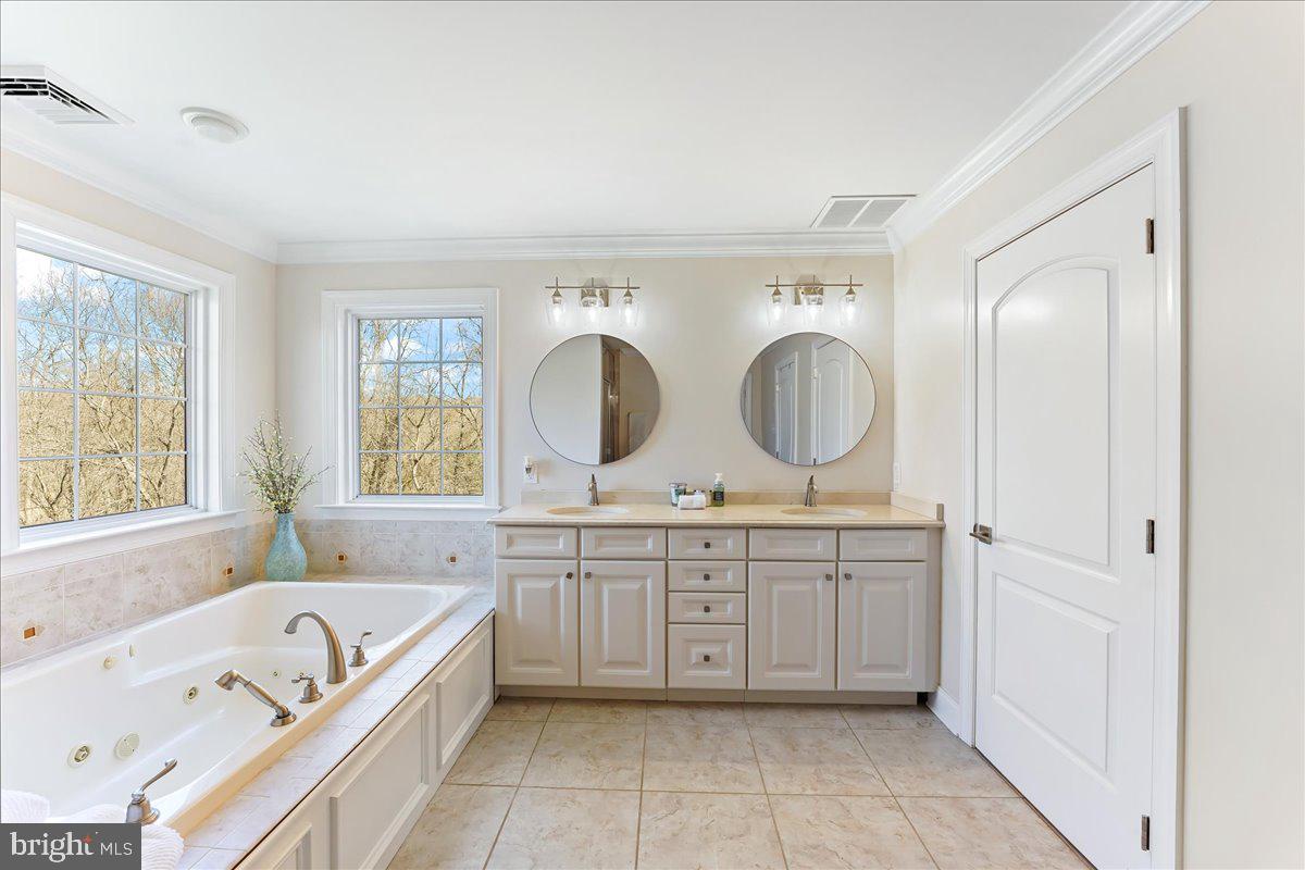 ROCHFORD ESTATES - Residential