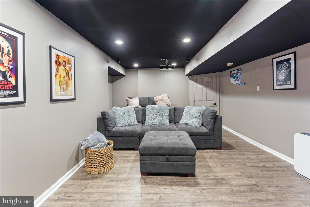 ROCHFORD ESTATES - Residential