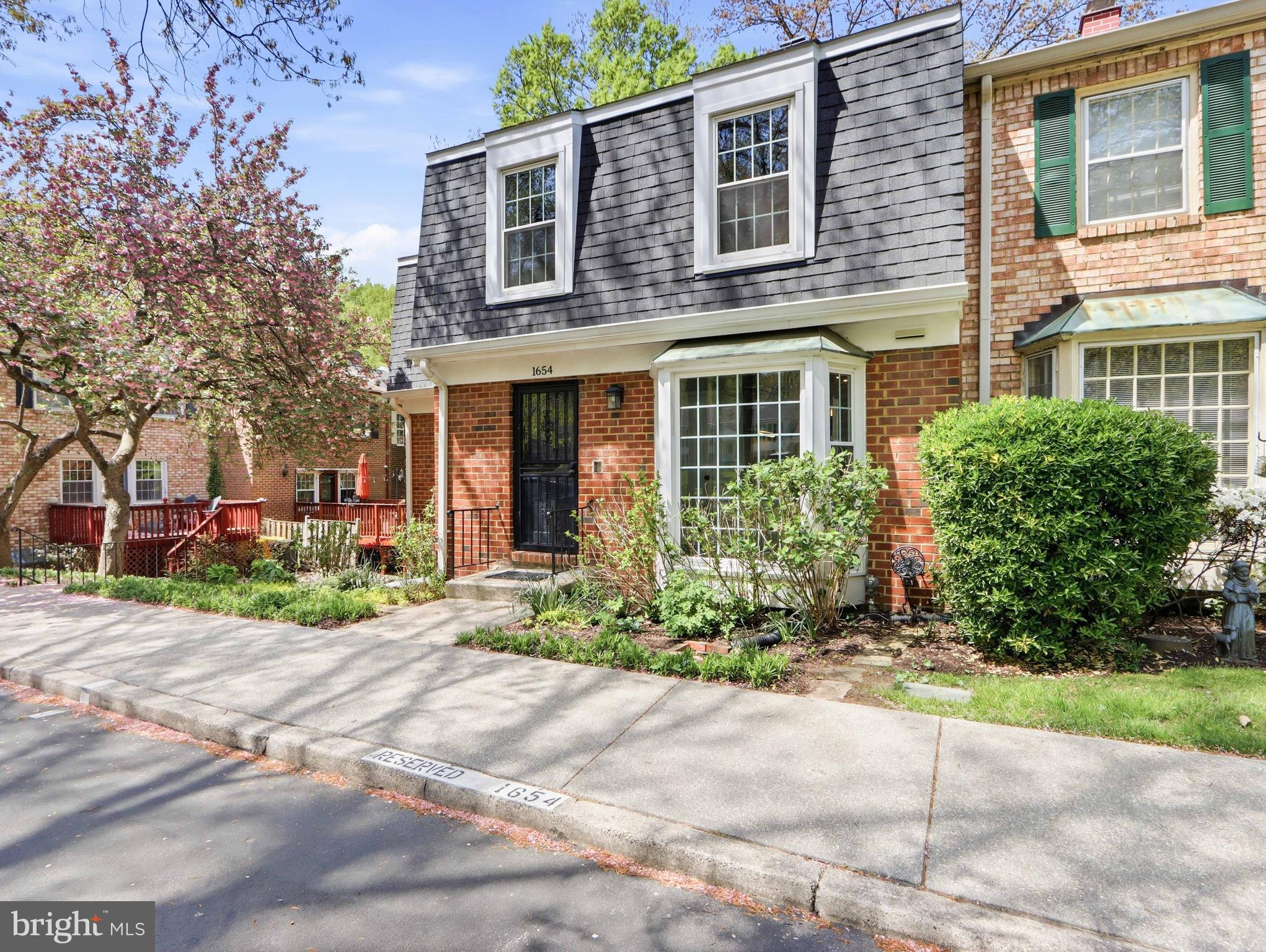 LAKE LOUISE - Residential