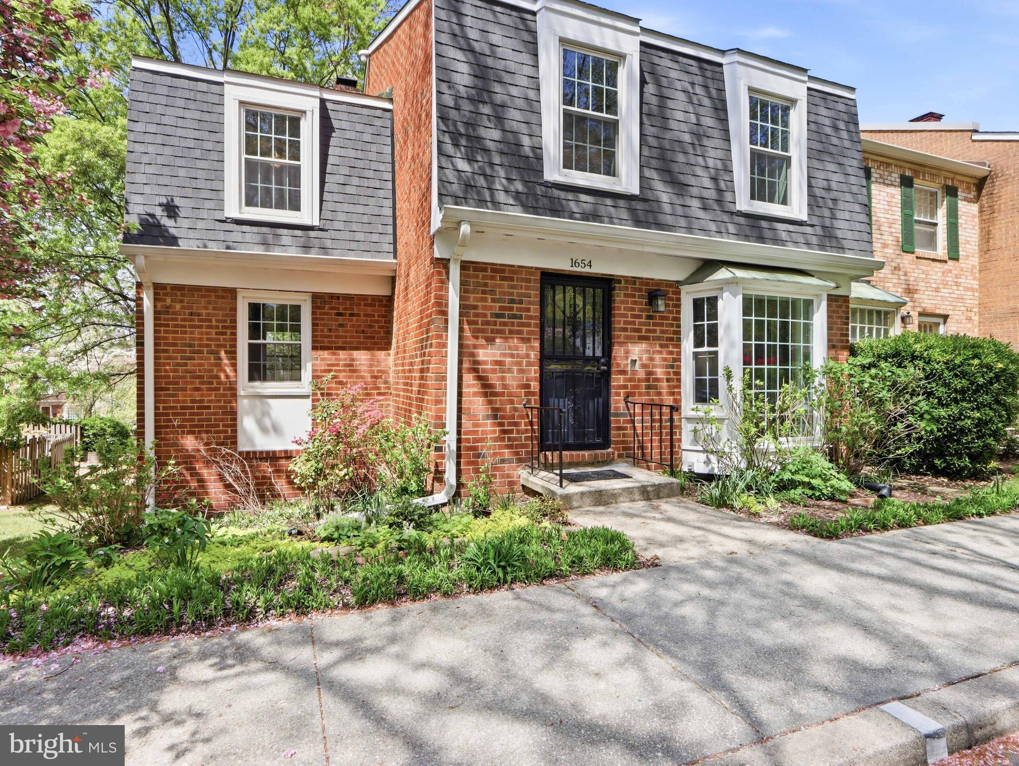 LAKE LOUISE - Residential