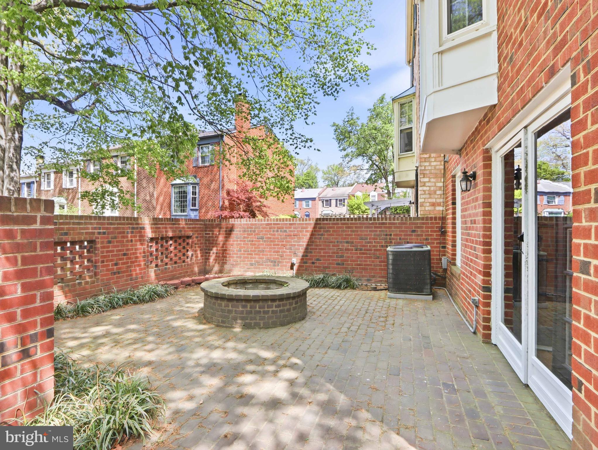 LAKE LOUISE - Residential