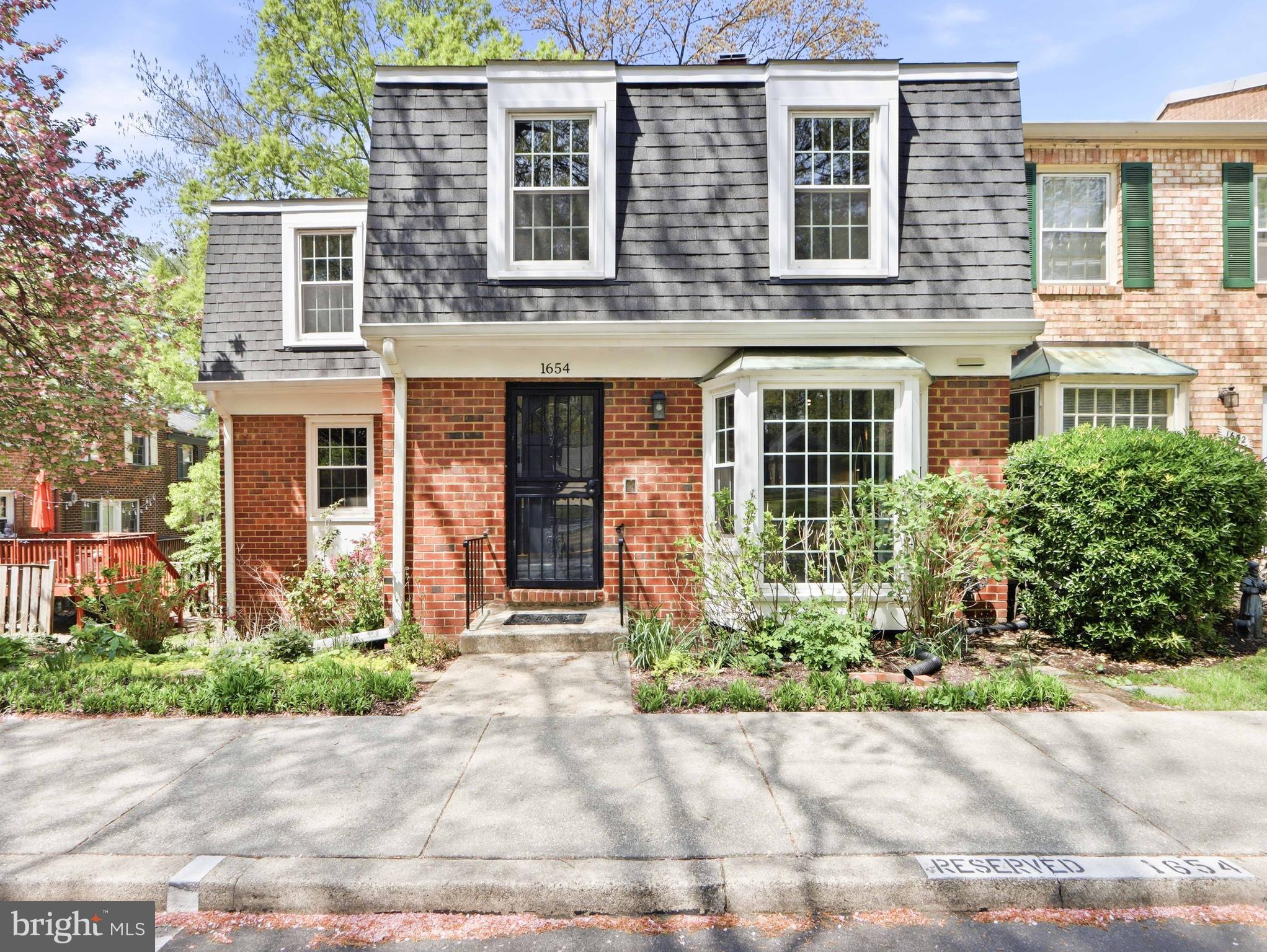 LAKE LOUISE - Residential