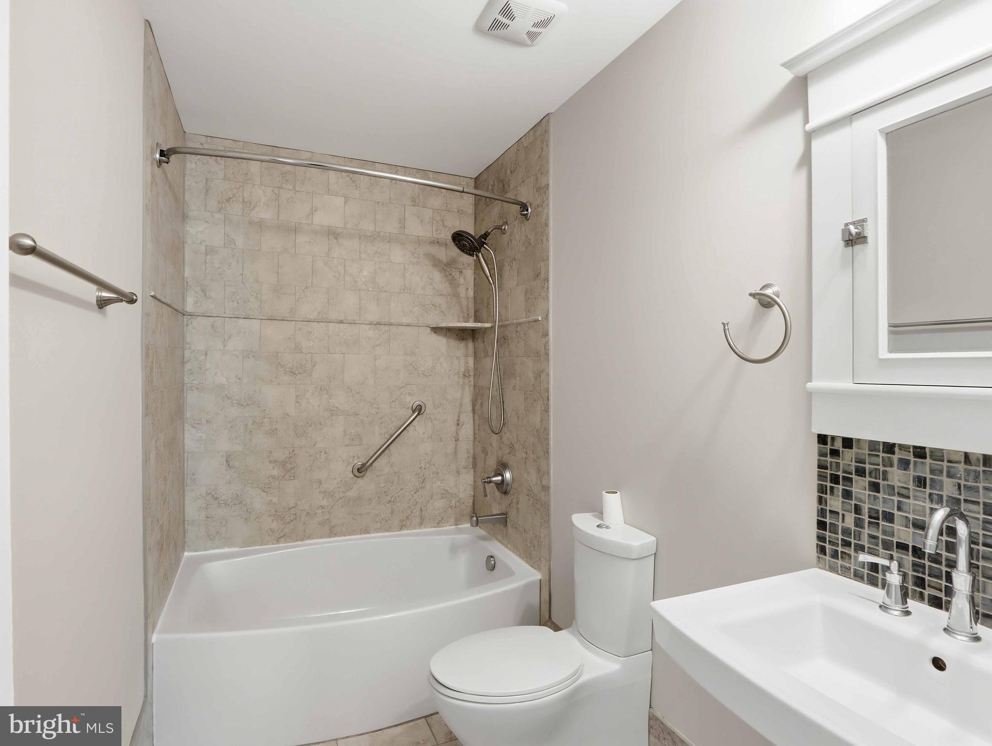 LAKE LOUISE - Residential