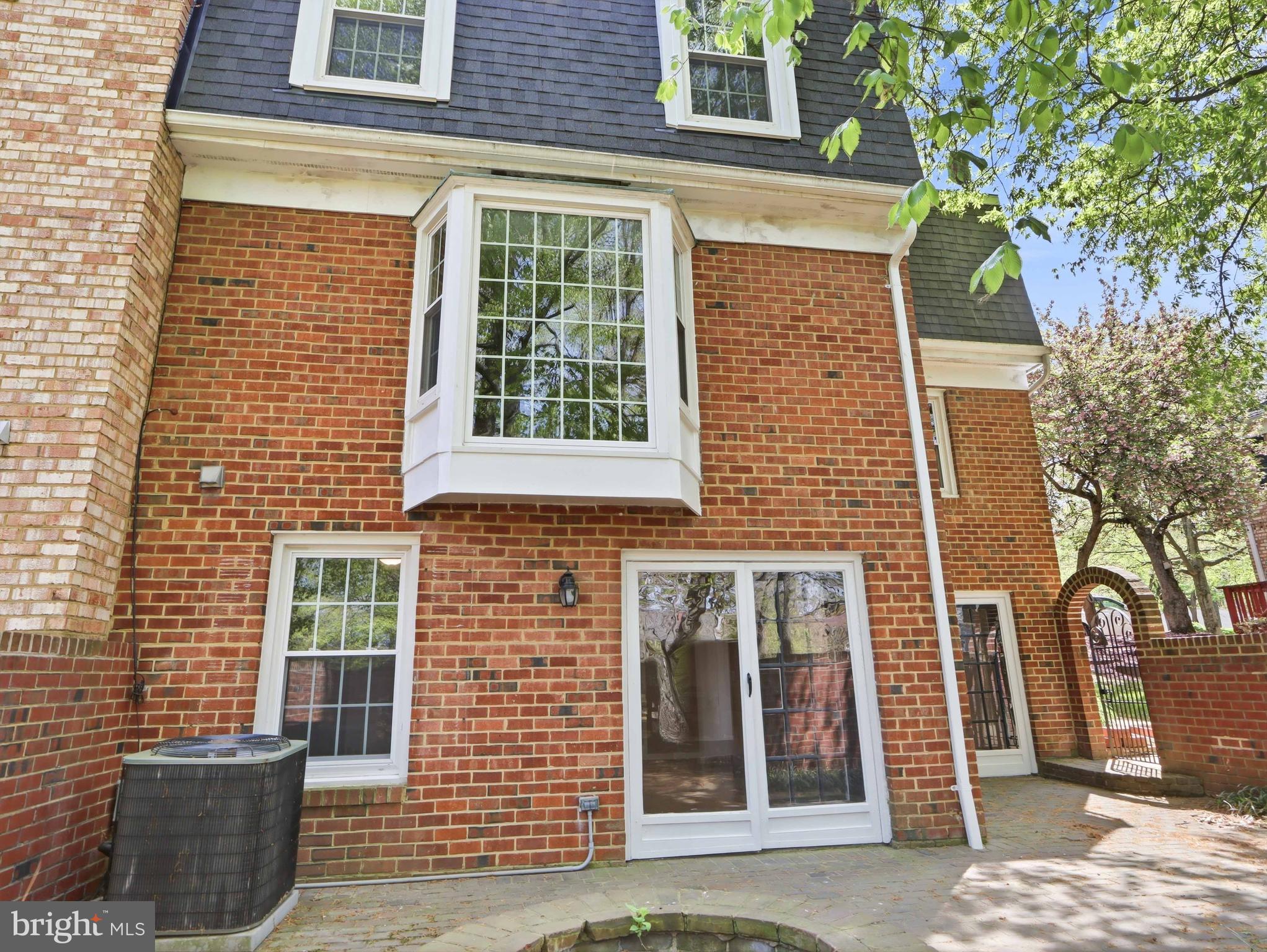 LAKE LOUISE - Residential