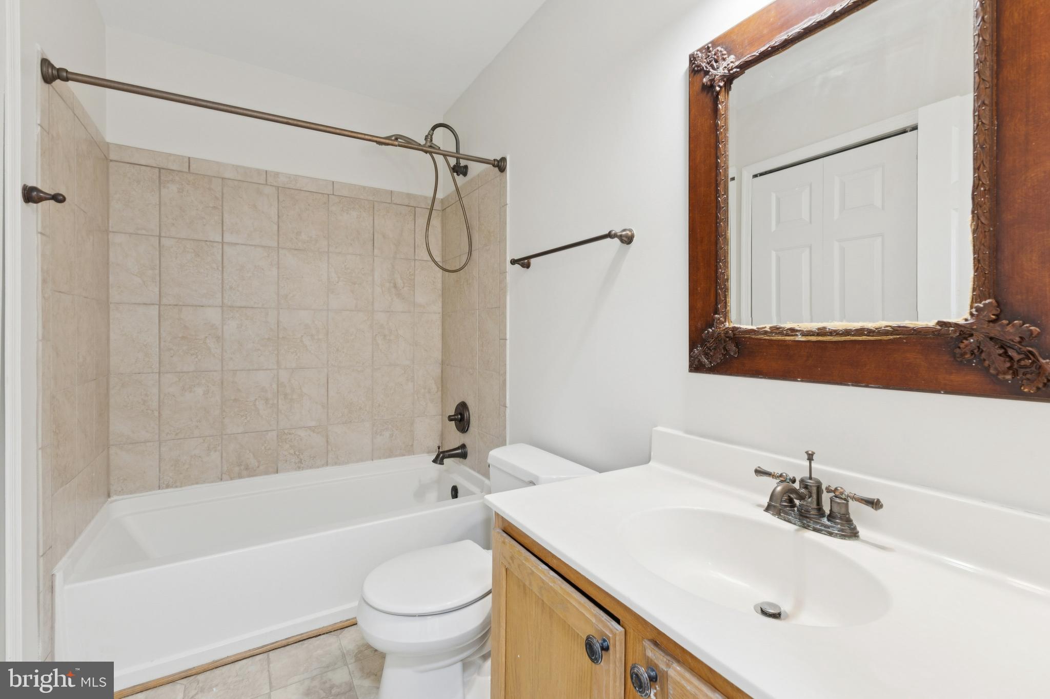 DORCHESTER - ST. CHARLES - Residential