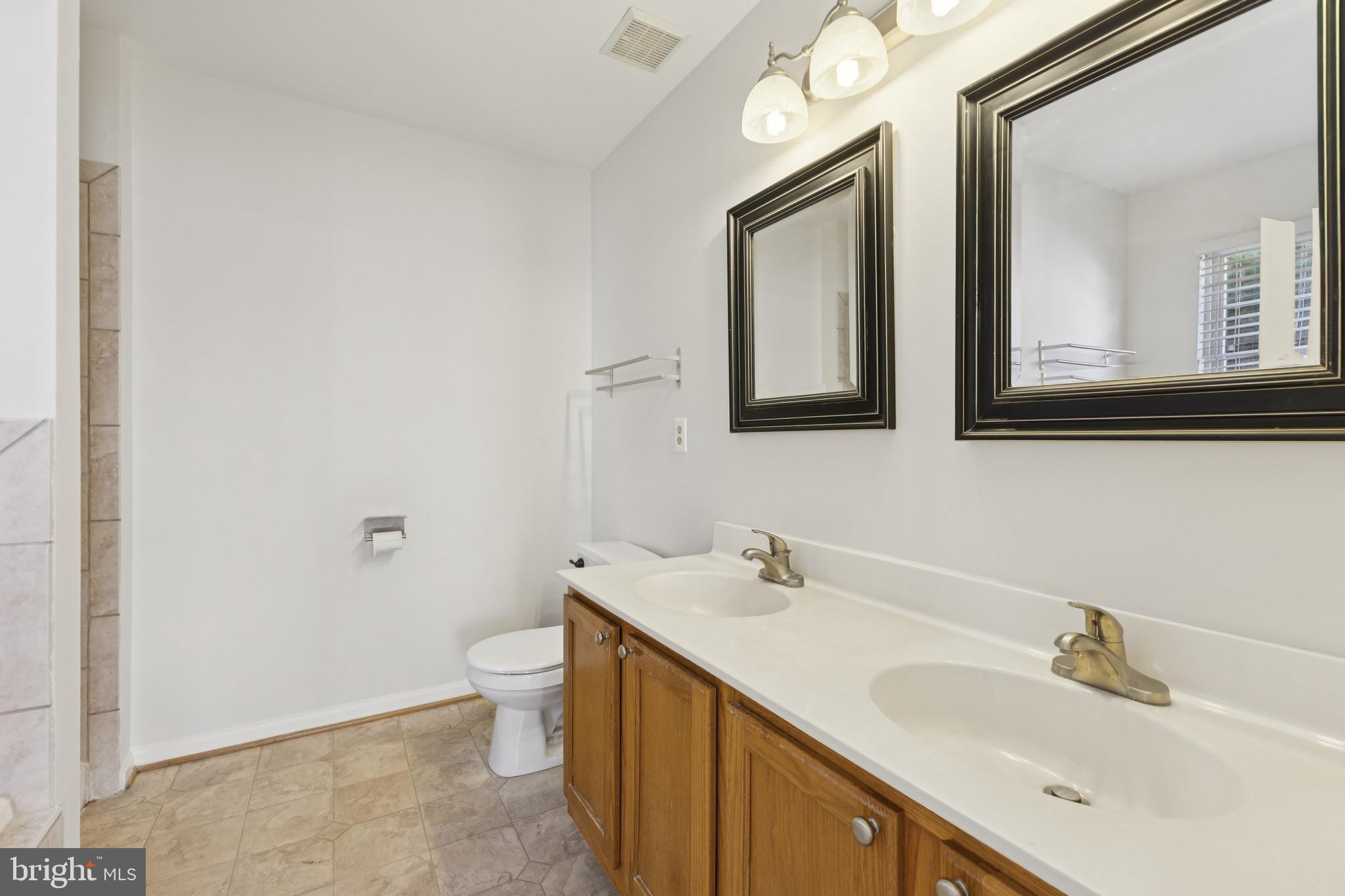 DORCHESTER - ST. CHARLES - Residential