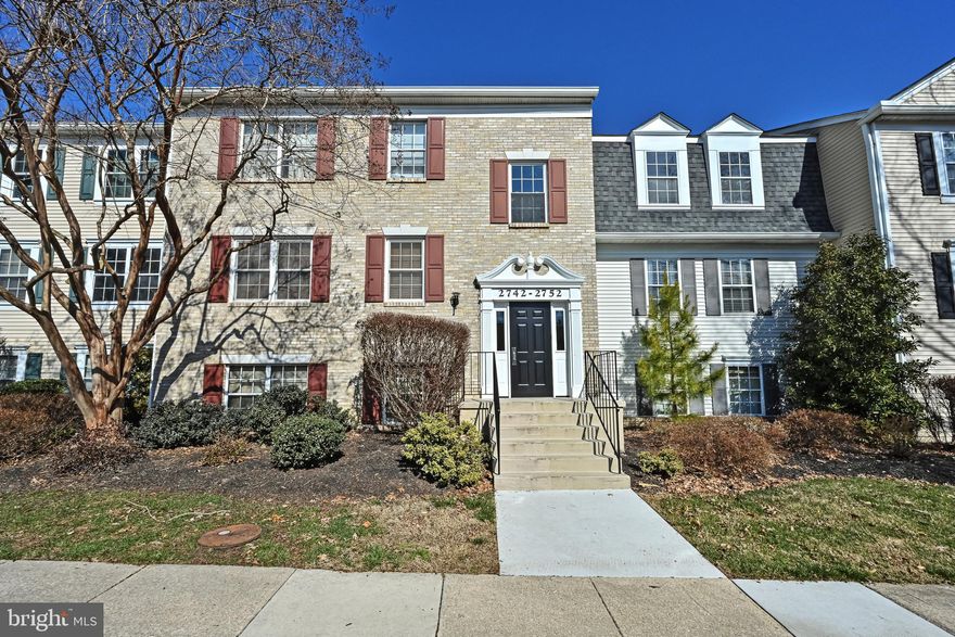 Beautiful and bright one bedroom and one bath top level condo.  This home is fully renovated with stylish Luxury waterproof vinyl flooring throughout, fresh paint and updated kitchen.  HVAC was replaced in 2024.   Other features include vaulted ceilings in the living room, fireplace, and stackable washer and dryer in the unit.  This unit is close to shopping, dining, entertainment and transportation.  Easy access to 95 and other major roads.