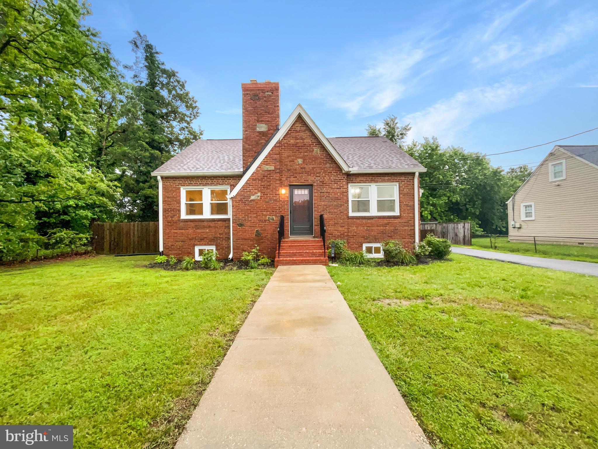 Seller may consider buyer concessions if made in an offer. Fantastic home in a sought-after location! This home has Fresh Interior Paint and Partial flooring replacement in some areas. A fireplace and a soft, neutral color palette create a solid blank canvas for the living area—step into the kitchen, complete with an eye-catching, stylish backsplash. The primary bathroom features plenty of under-sink storage waiting for your home organization needs. Take it easy in the fenced-in back yard. Like what you hear? Come see it for yourself!
. 100-Day Home Warranty coverage available at closing