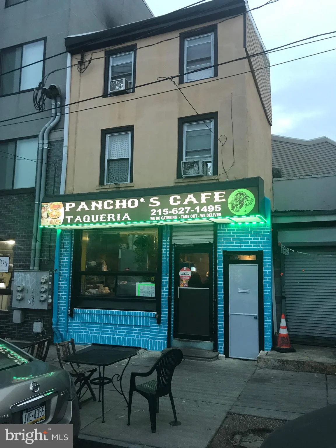 152 W Girard Avenue
