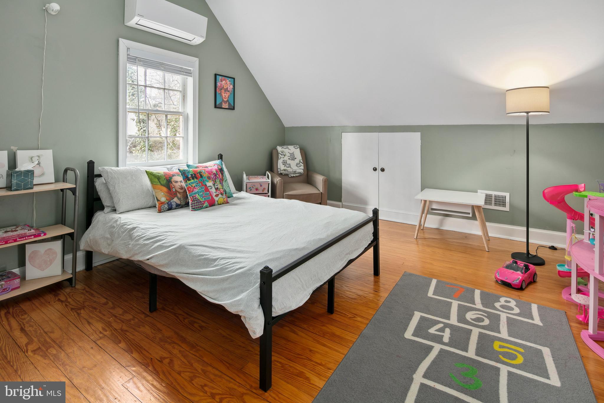 WOODSIDE PARK - Residential