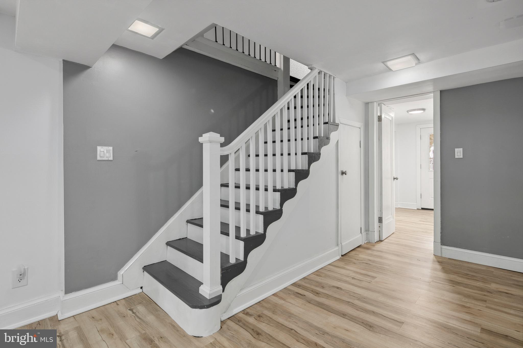 WOODSIDE PARK - Residential