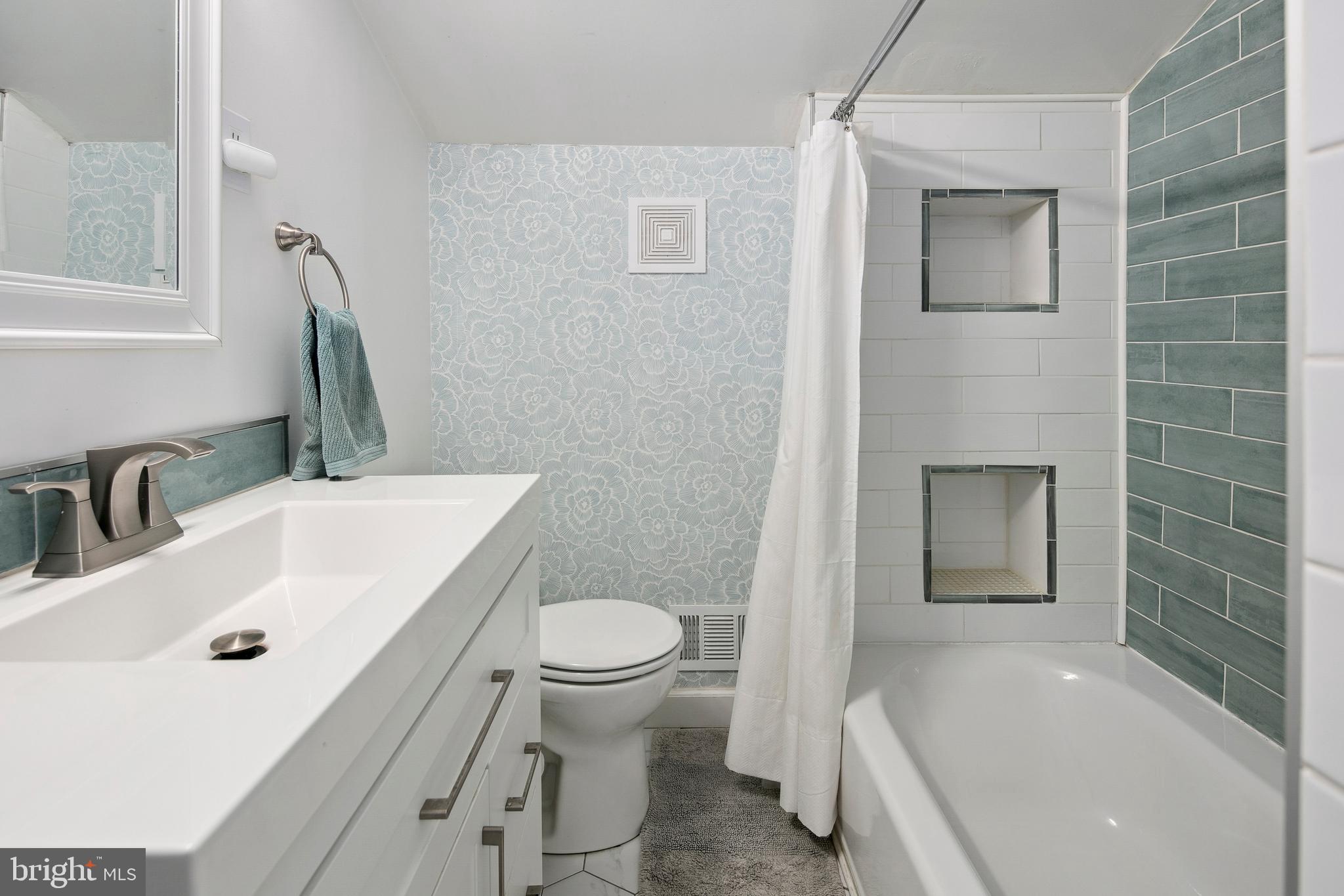 WOODSIDE PARK - Residential