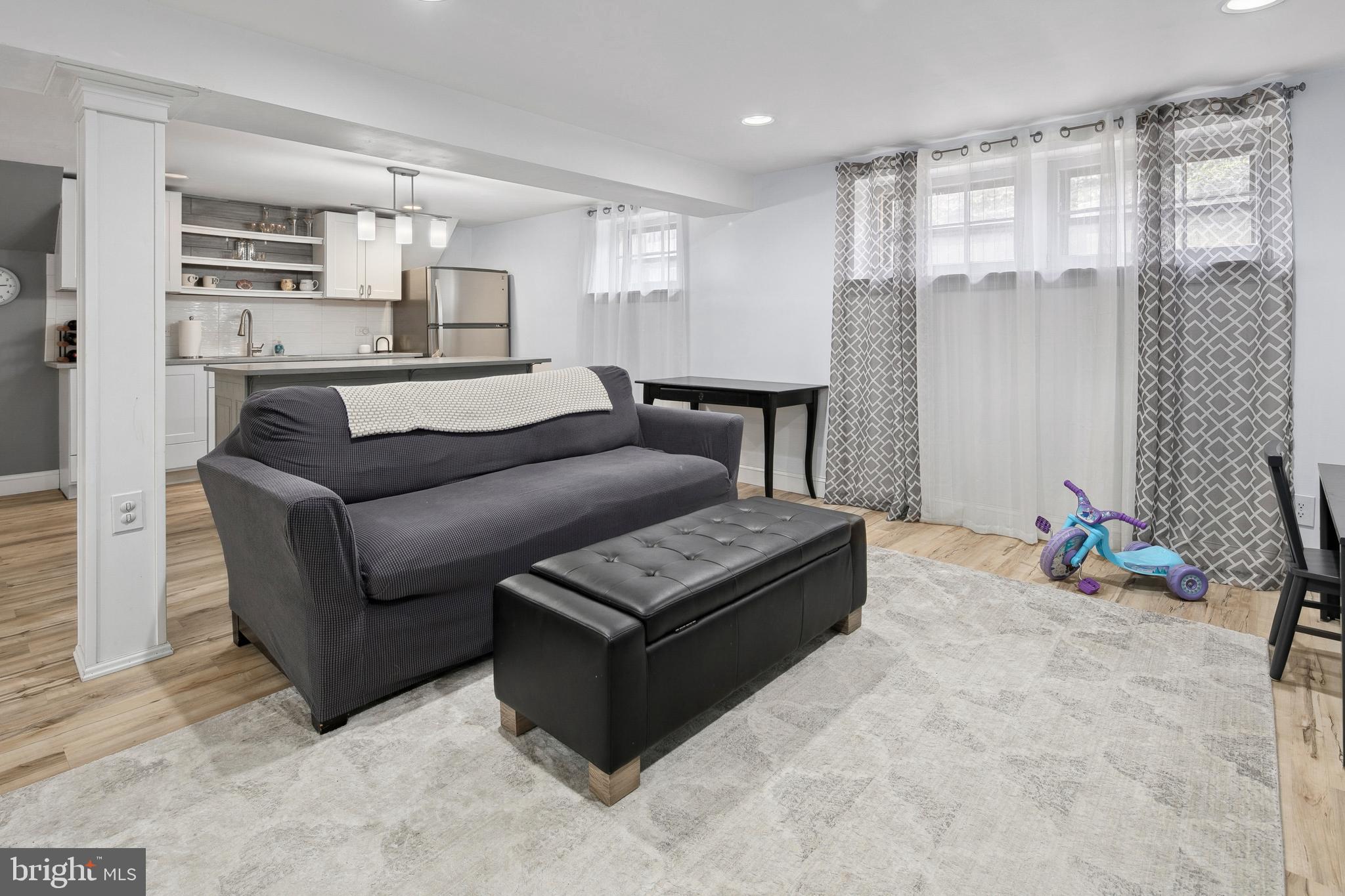 WOODSIDE PARK - Residential