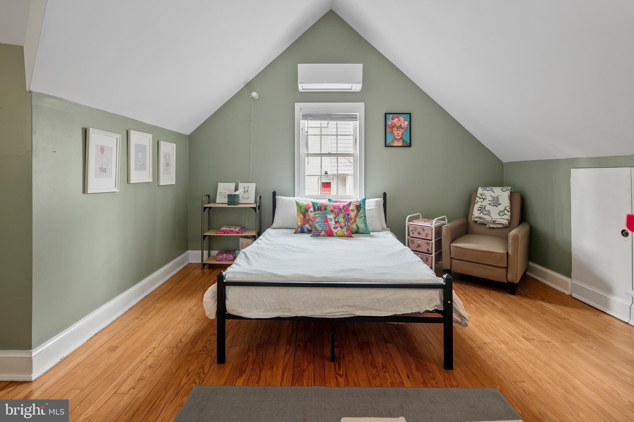 WOODSIDE PARK - Residential