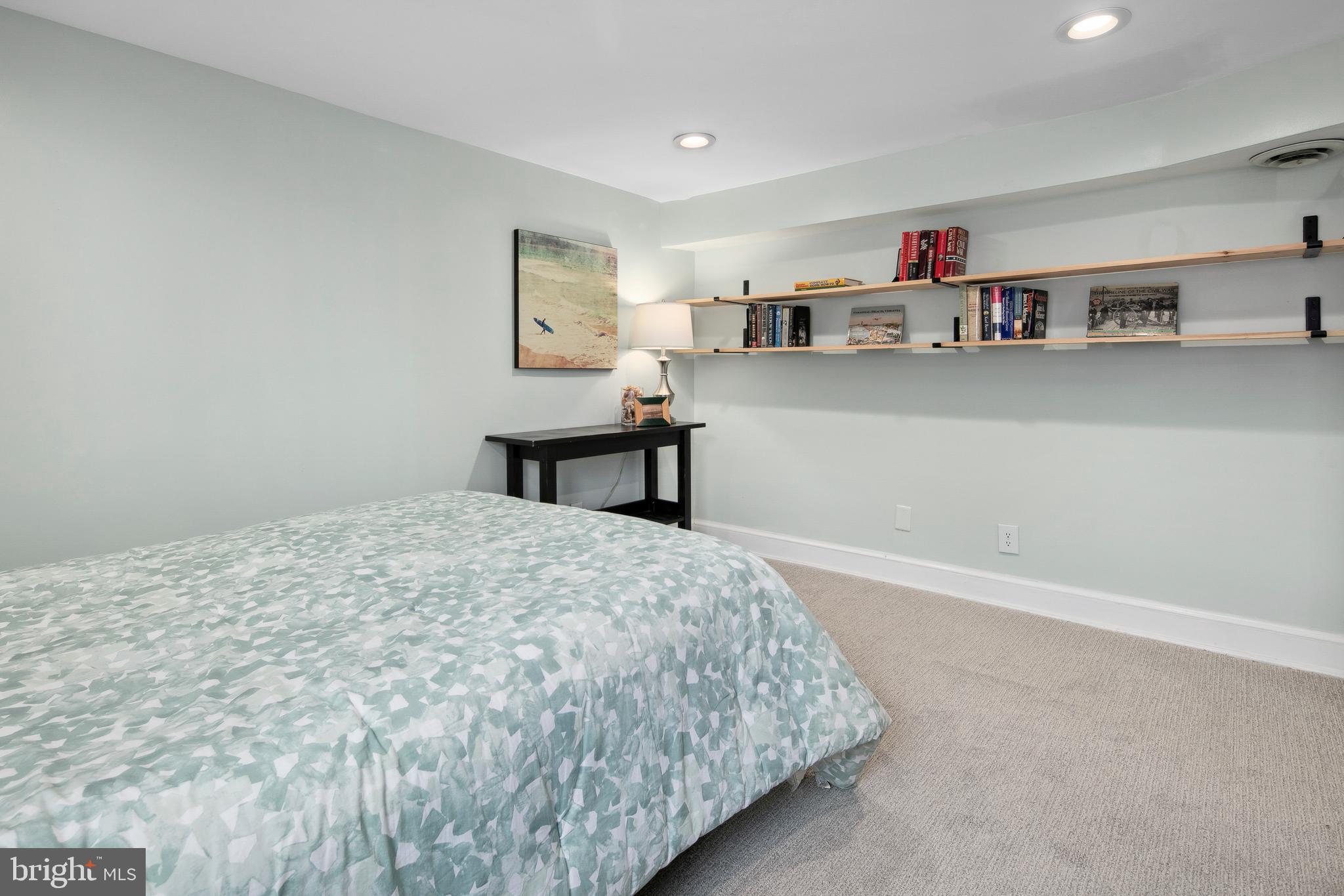 WOODSIDE PARK - Residential