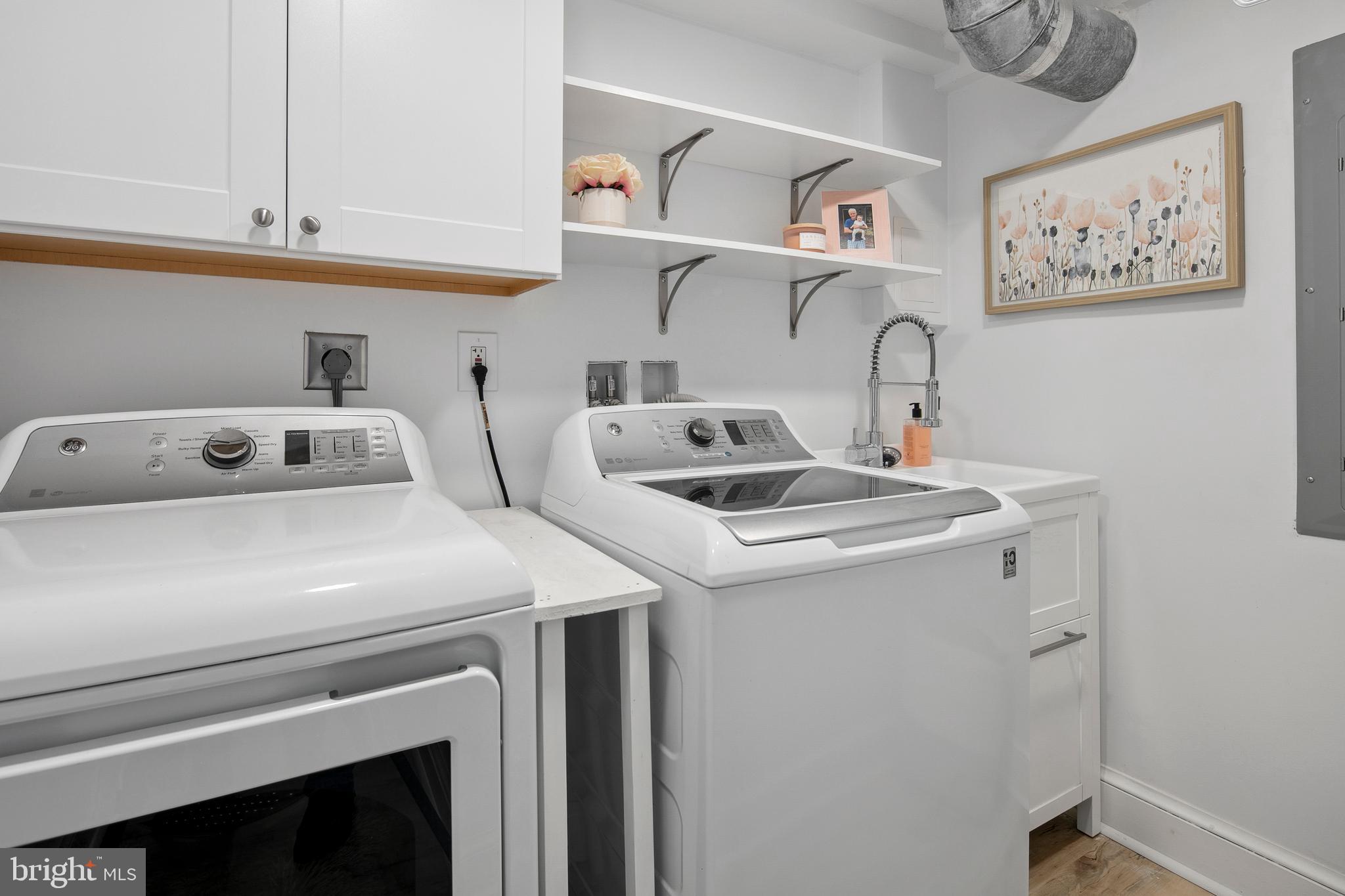 WOODSIDE PARK - Residential