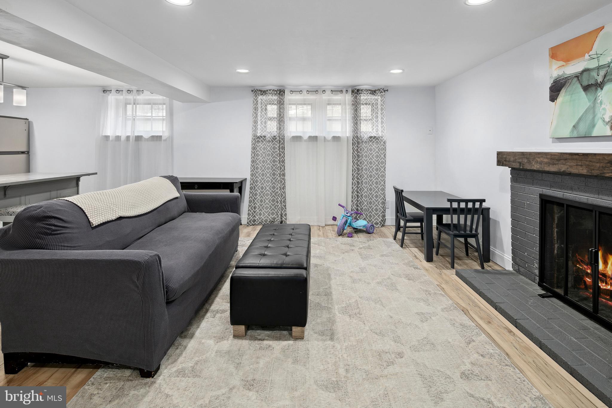 WOODSIDE PARK - Residential