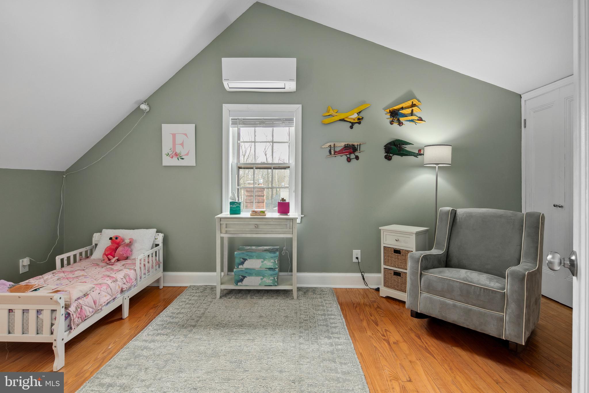 WOODSIDE PARK - Residential