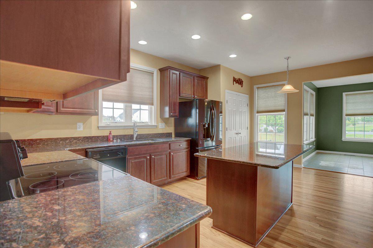 SHADOW CREEK - Residential