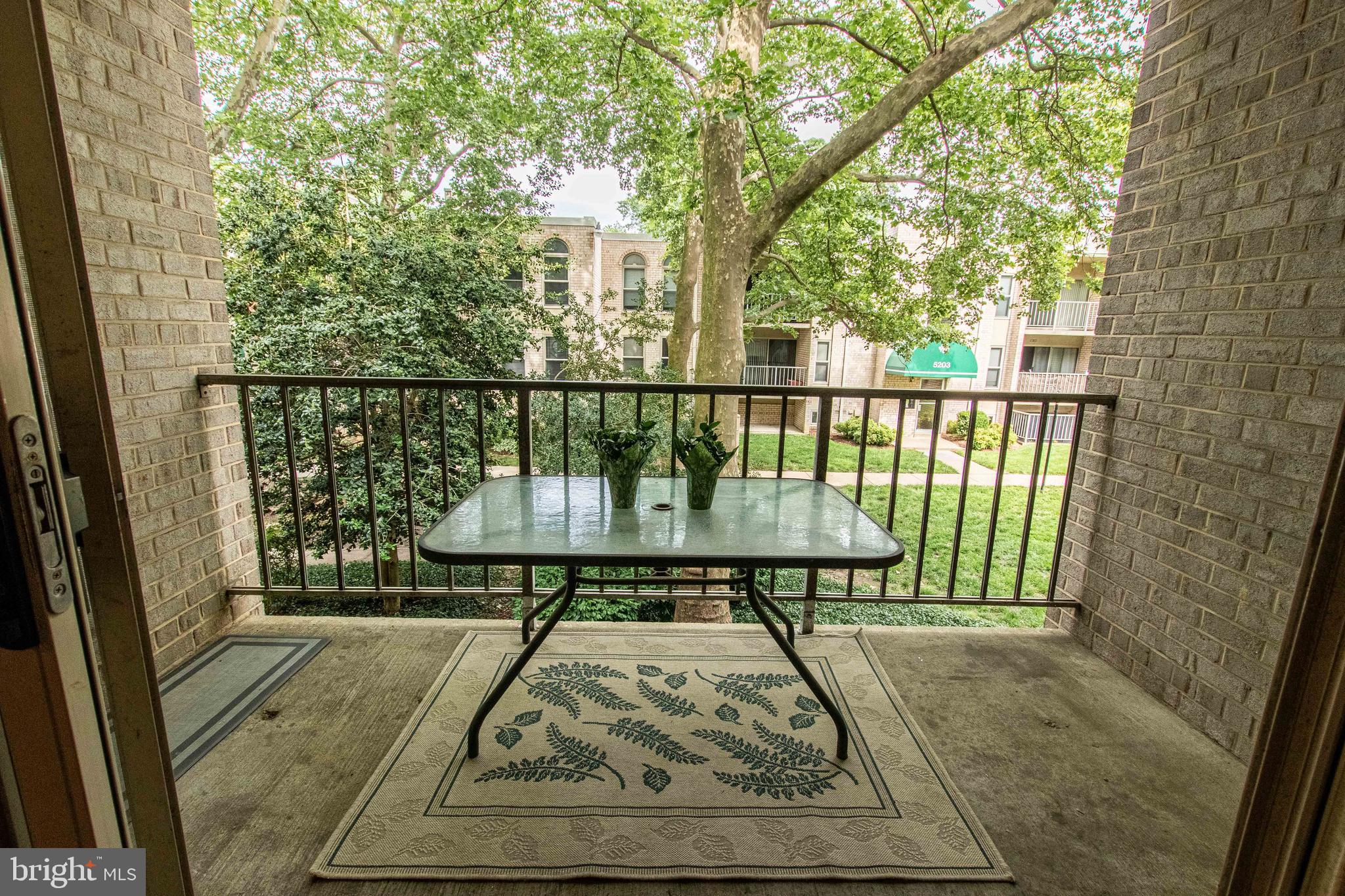 5 CANTERBURY SQUARE 201