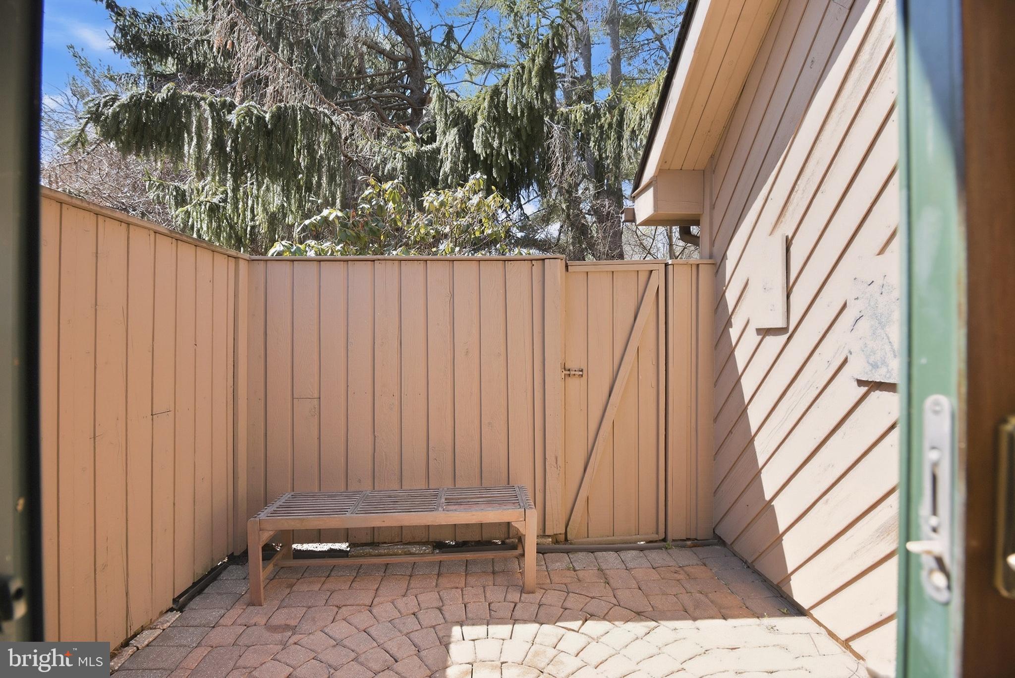 LANSDOWNE FARMS - Residential