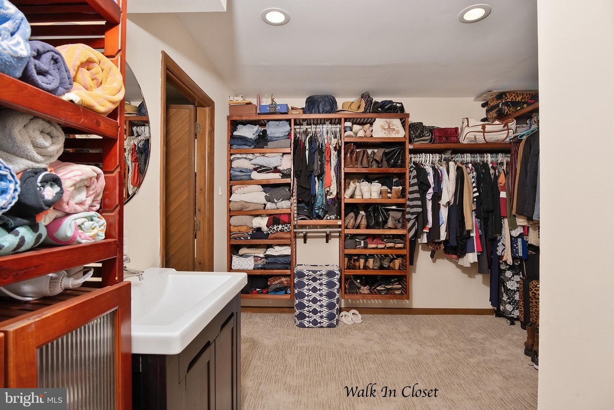 LANSDOWNE FARMS - Residential