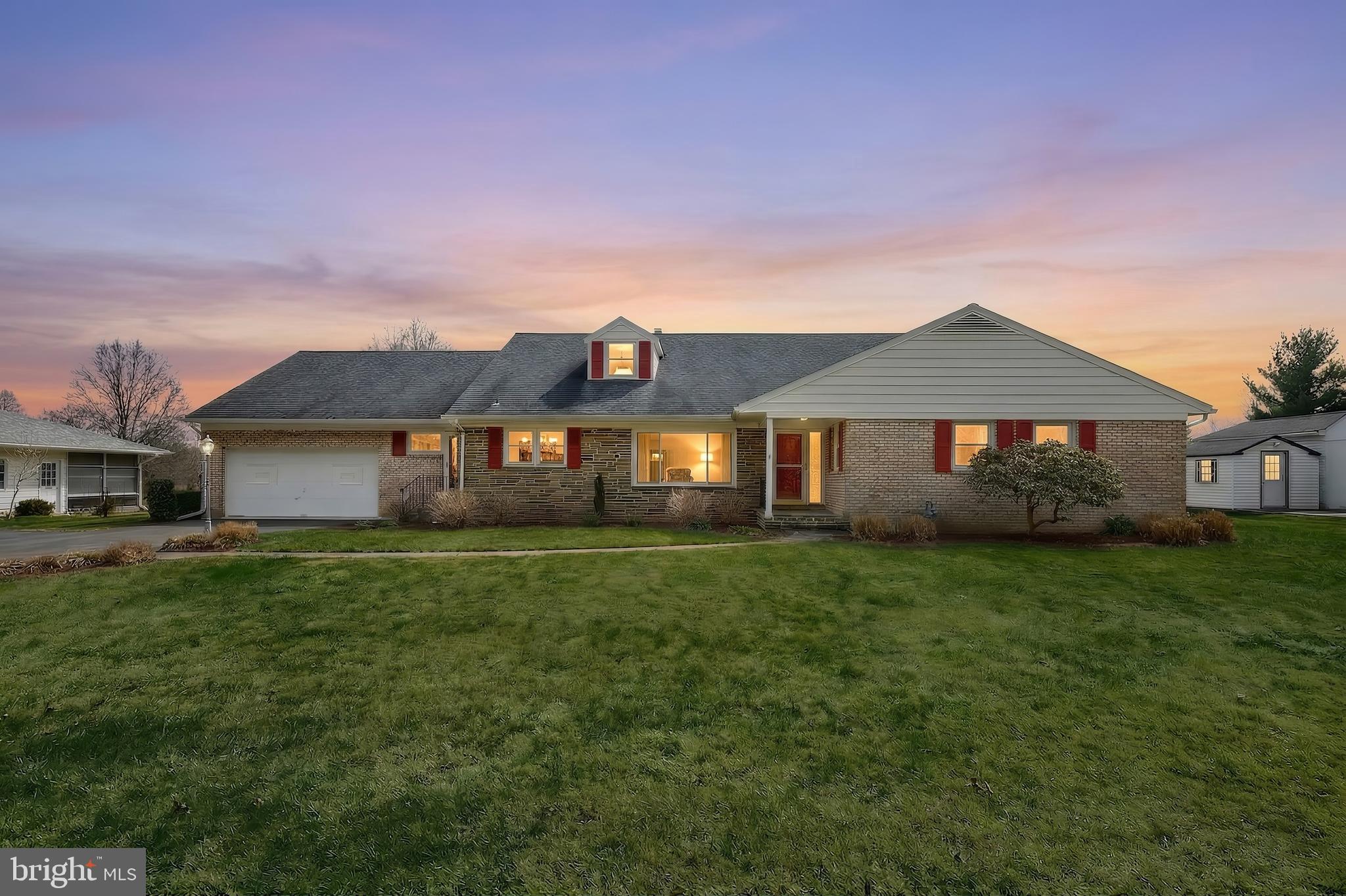 COUNTRY CLUB - Residential