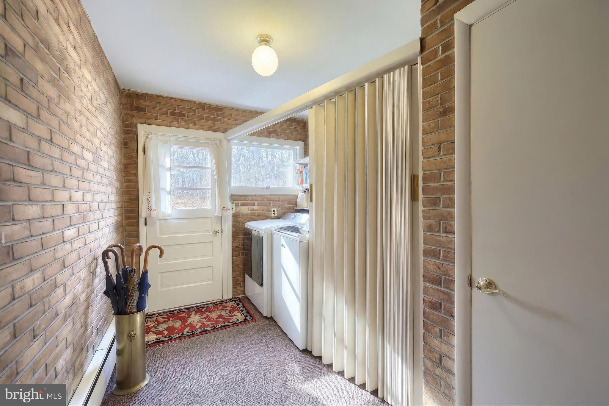 COUNTRY CLUB - Residential