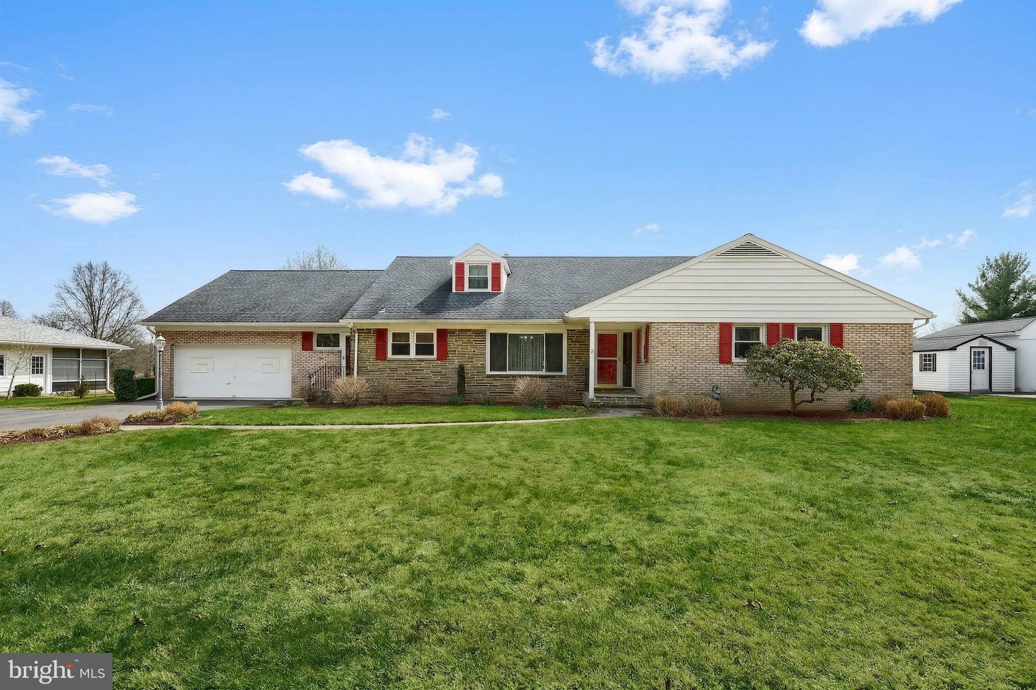 COUNTRY CLUB - Residential