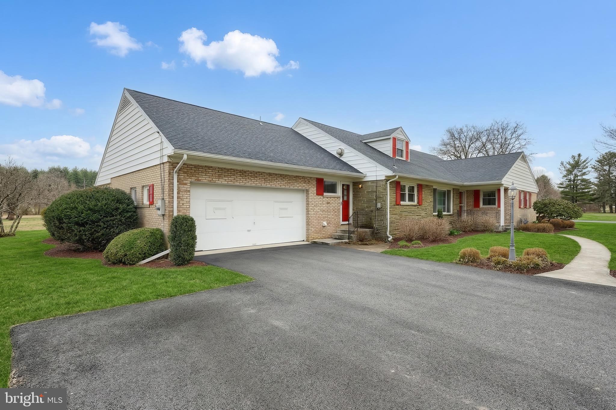 COUNTRY CLUB - Residential