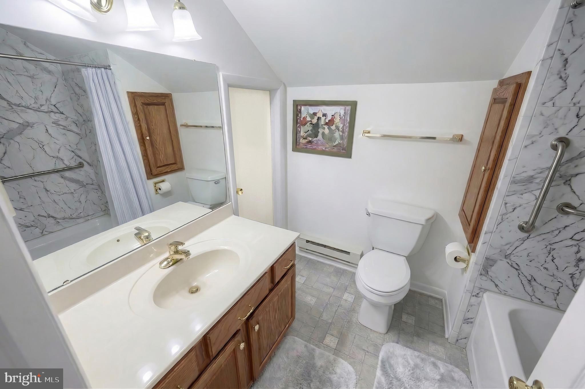 COUNTRY CLUB - Residential