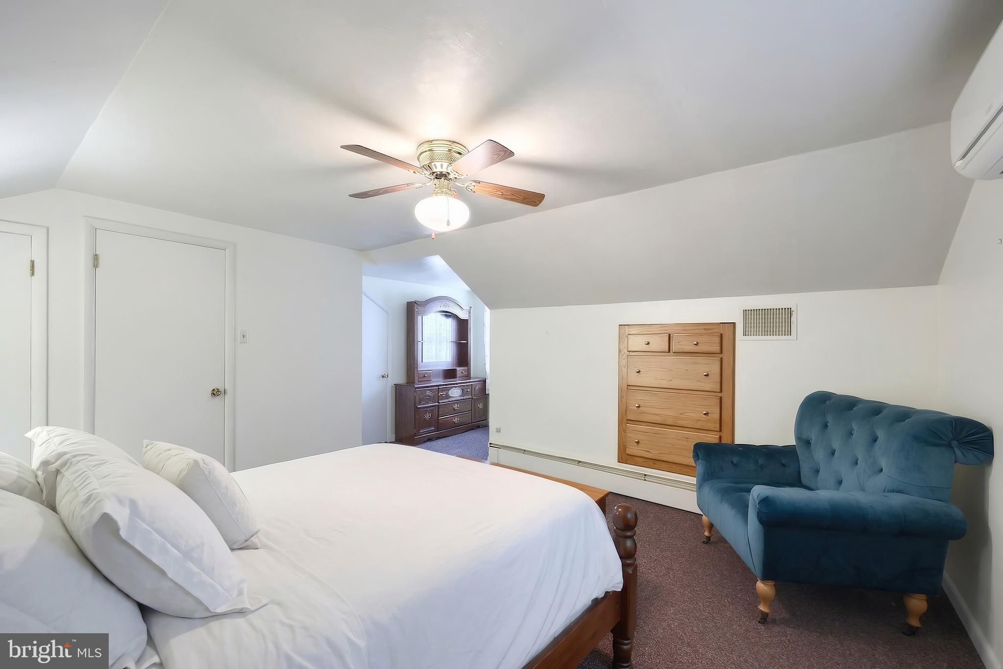 COUNTRY CLUB - Residential