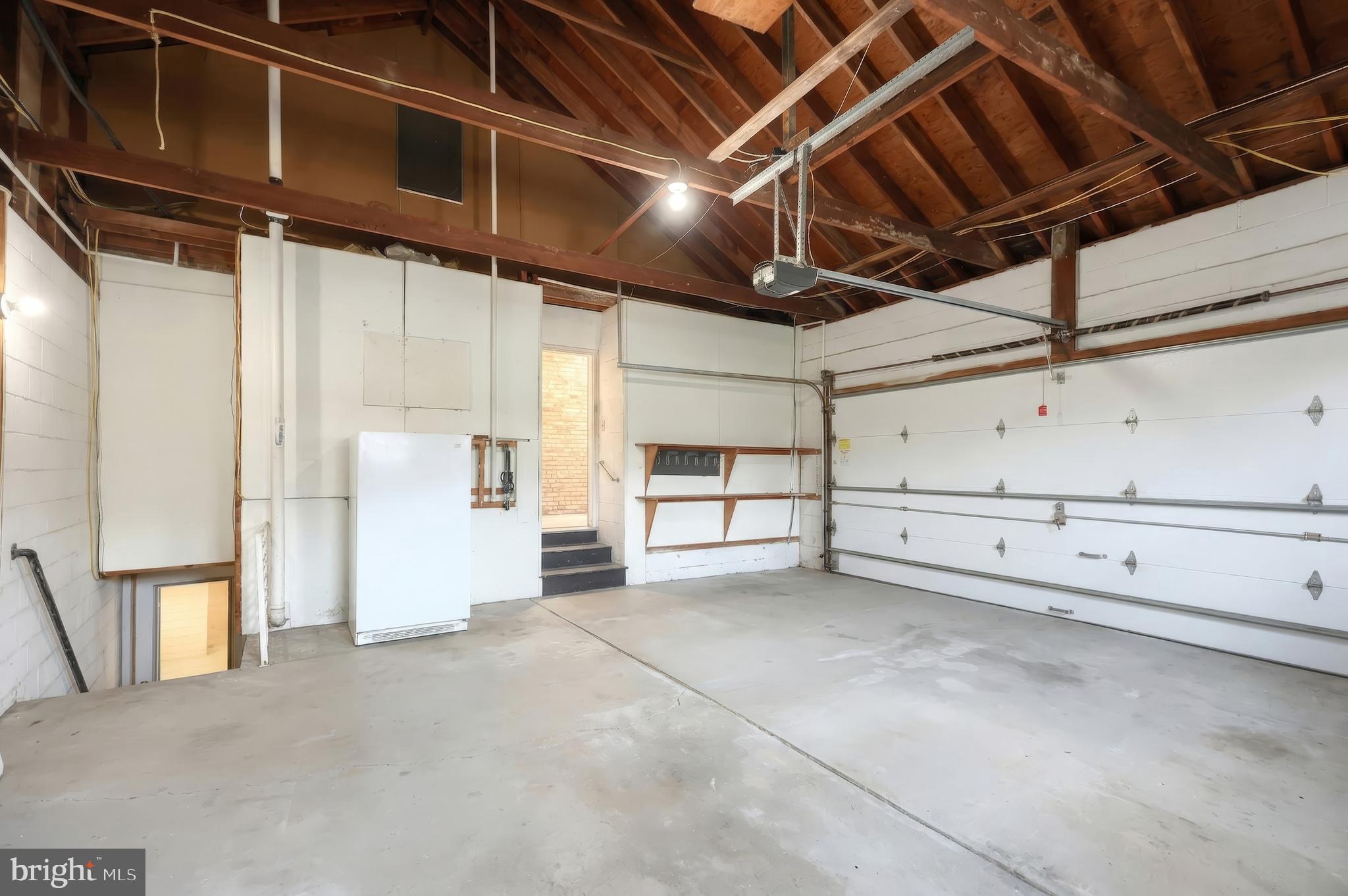 COUNTRY CLUB - Residential