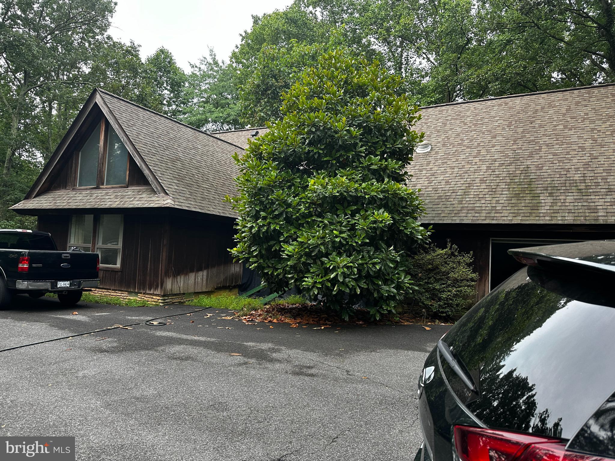 HOLLY GLEN - Residential