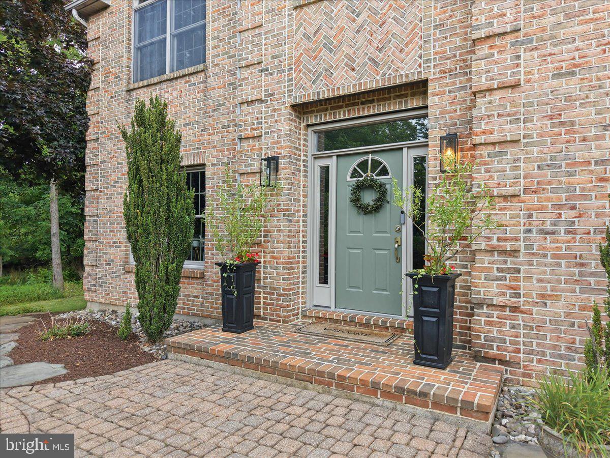 831 COLONNA LANE