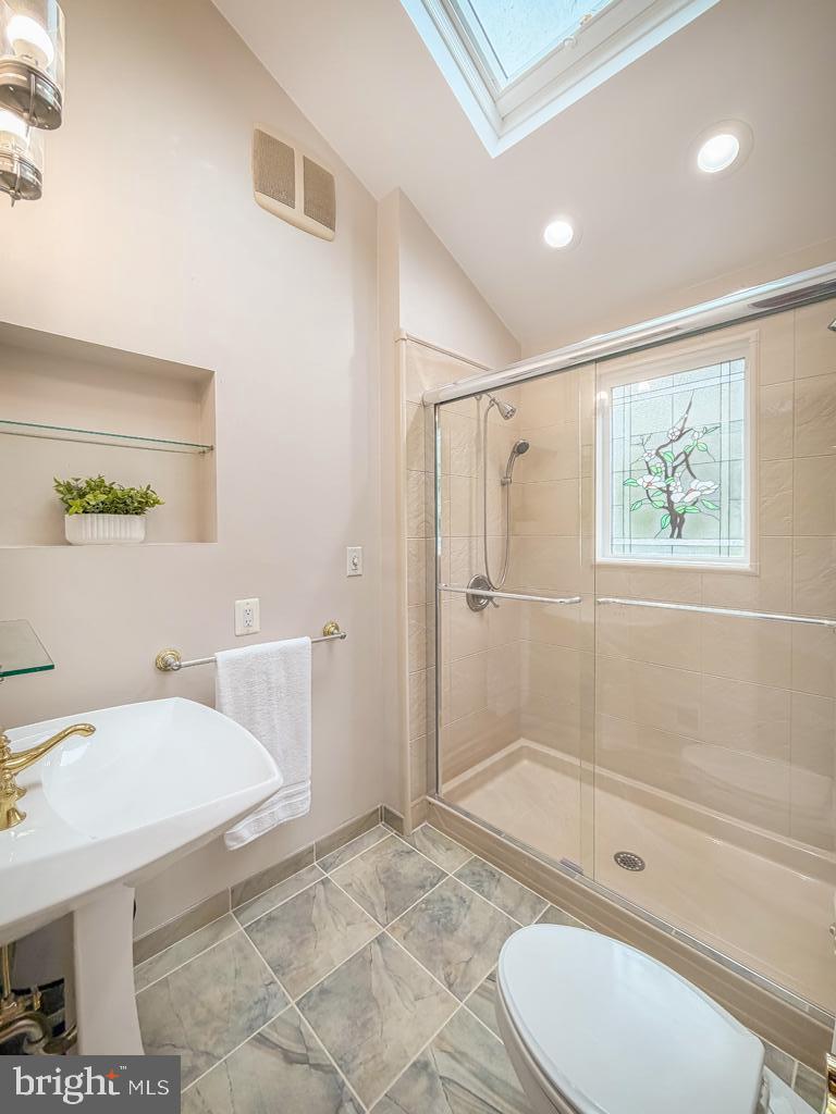 HICKORY HILLS - Residential