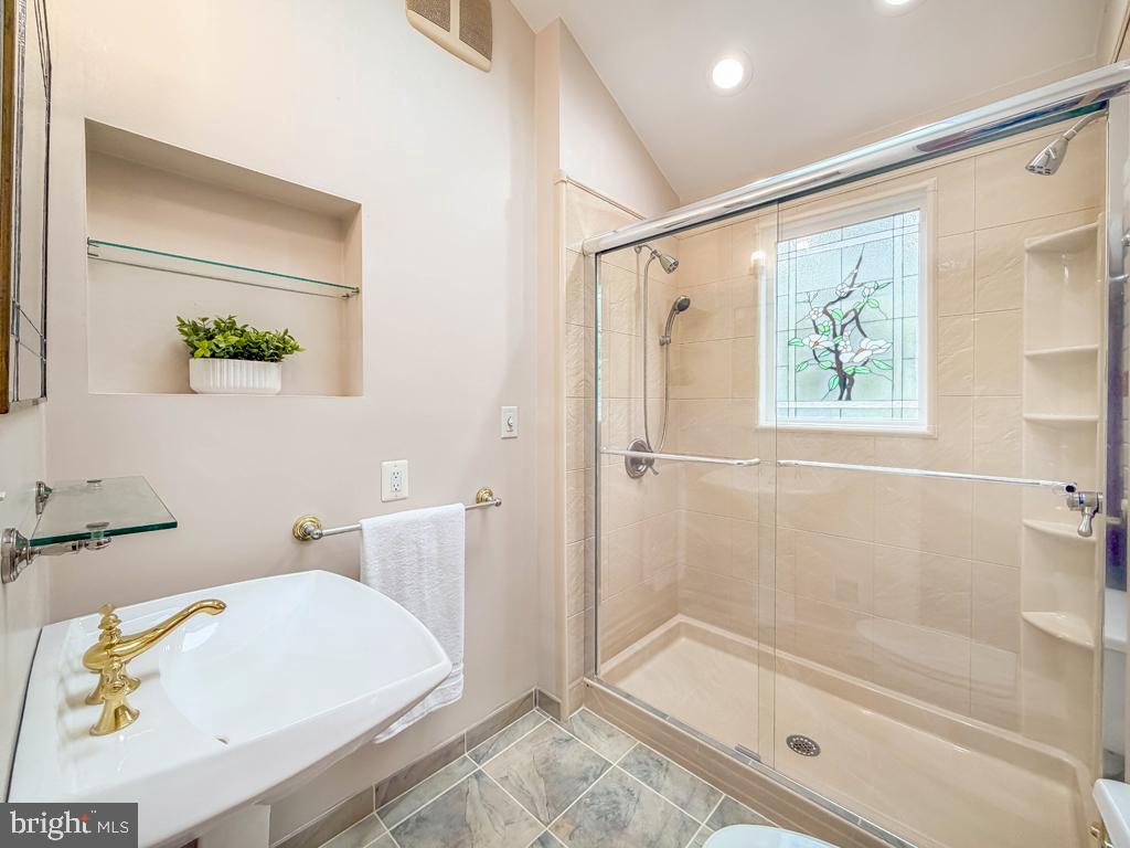 HICKORY HILLS - Residential