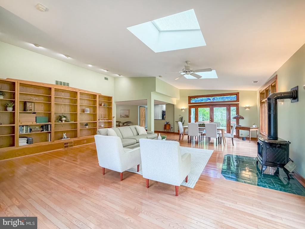 HICKORY HILLS - Residential