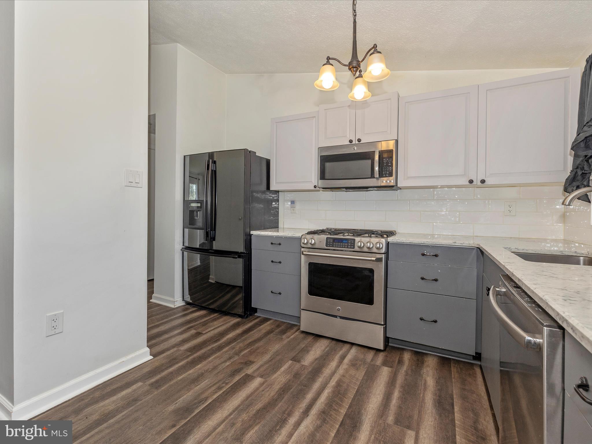 STONEGATE - Residential