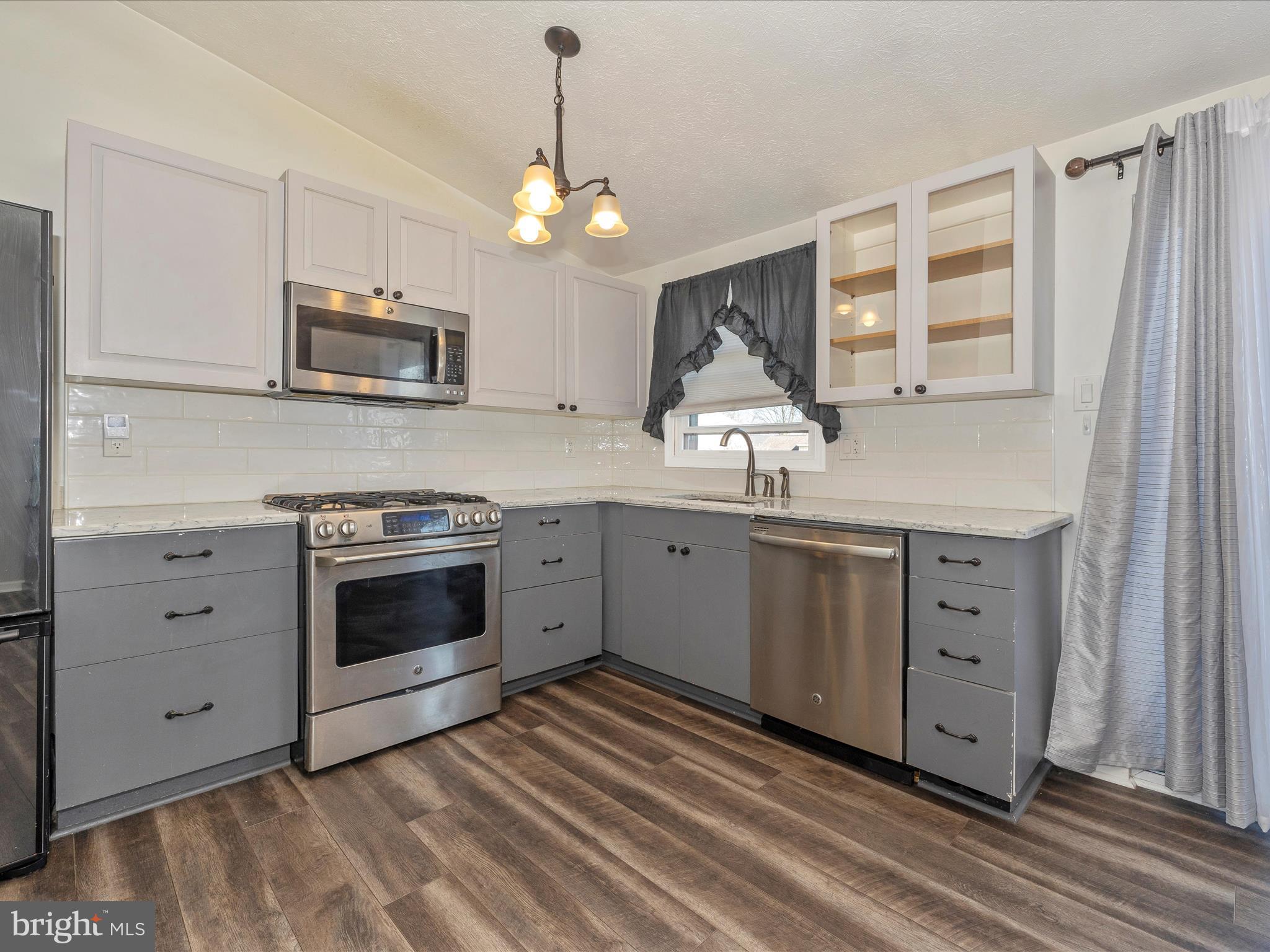 STONEGATE - Residential