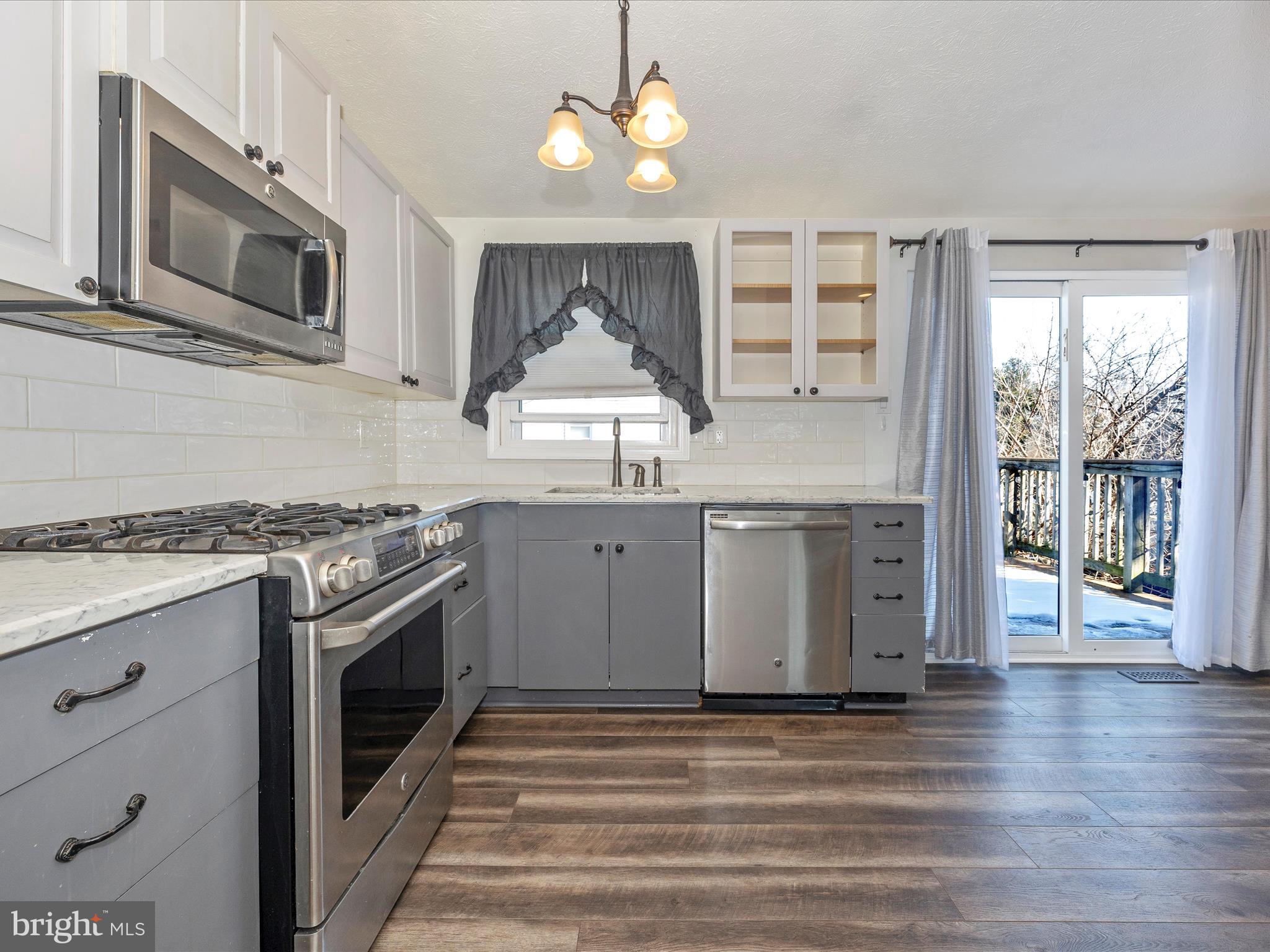 STONEGATE - Residential