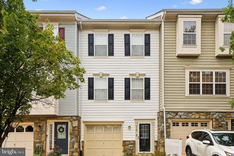 Photo of 113 Meadows Lane, ALEXANDRIA, VA 22304 (MLS # VAAX2063524)