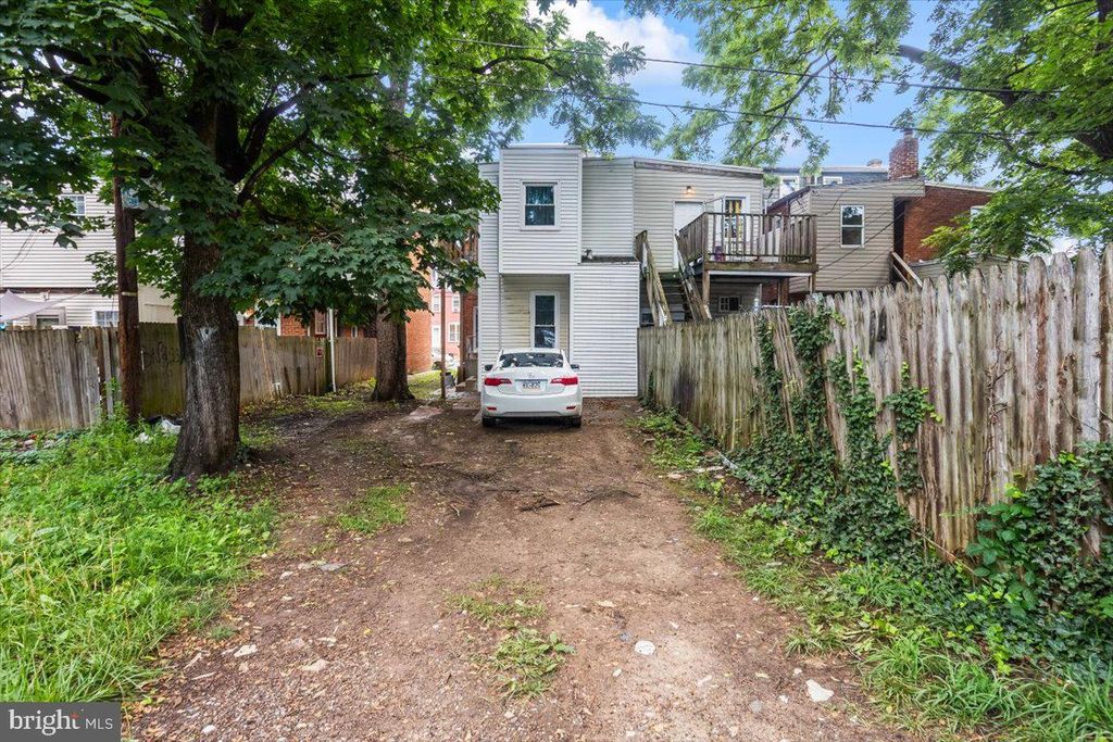 Photo of 34 W Jackson Street, YORK, PA 17401 (MLS # PAYK2090702)