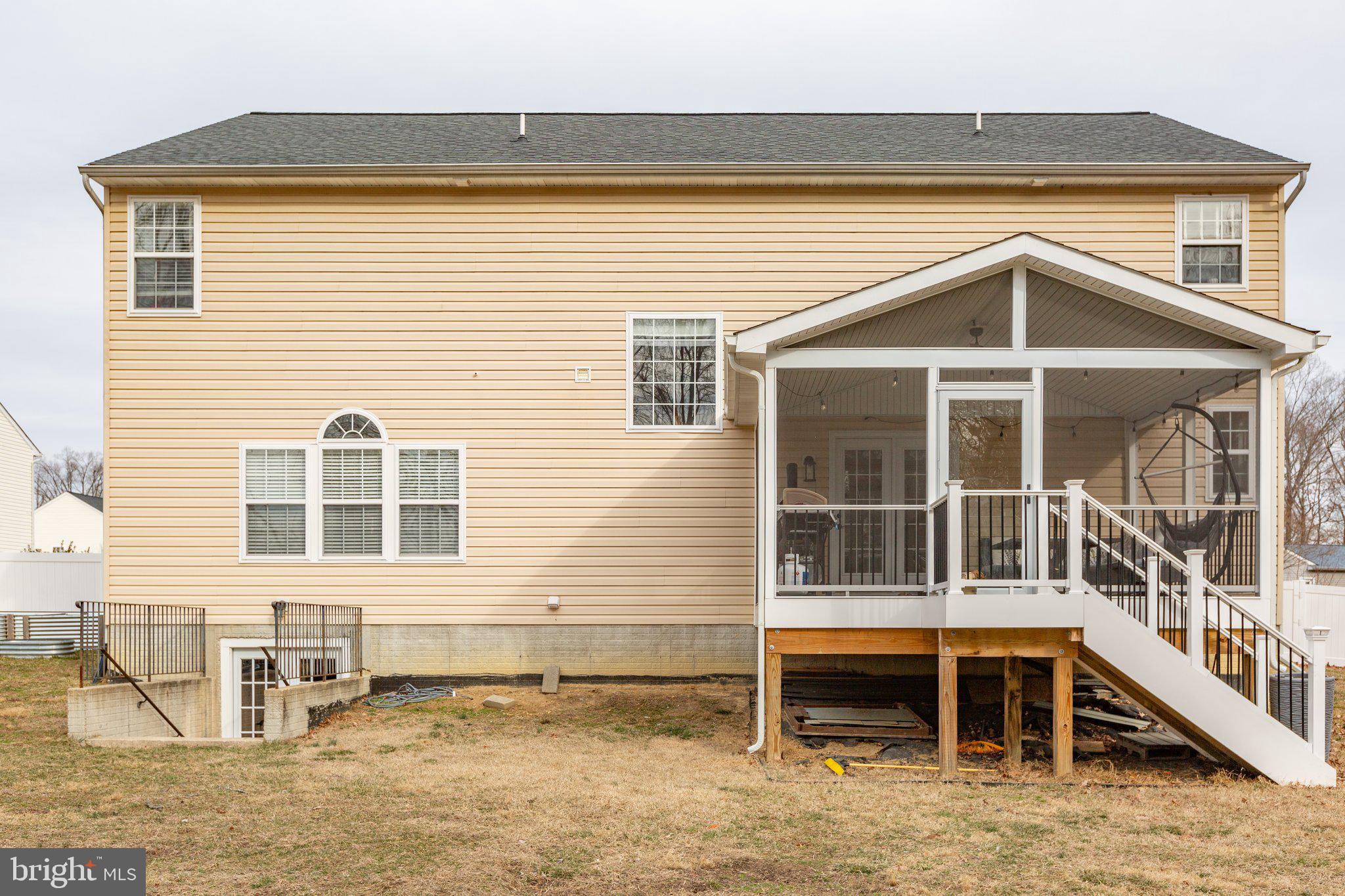 FERRY DOCK CROSSING - Residential