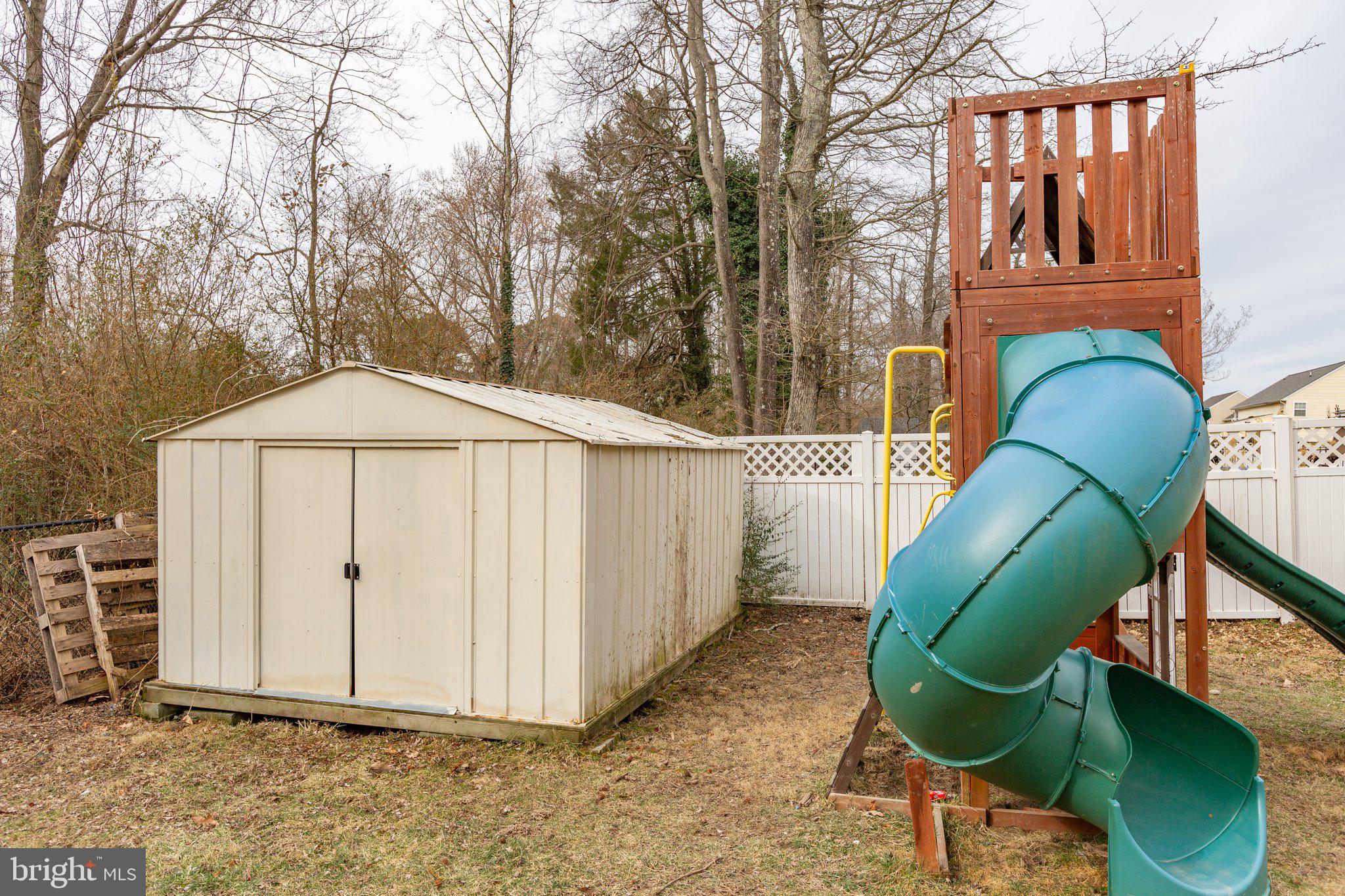 FERRY DOCK CROSSING - Residential