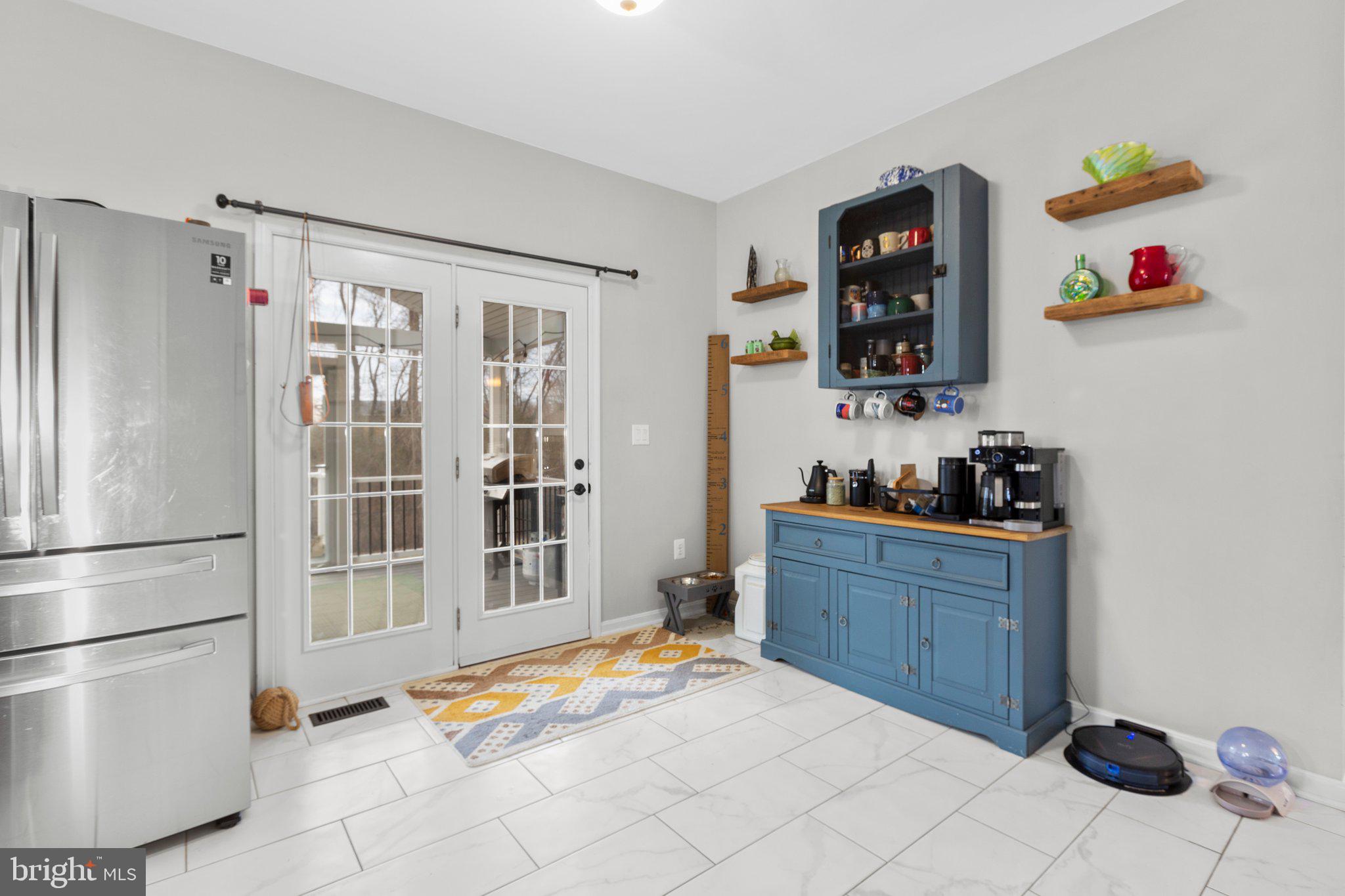 FERRY DOCK CROSSING - Residential