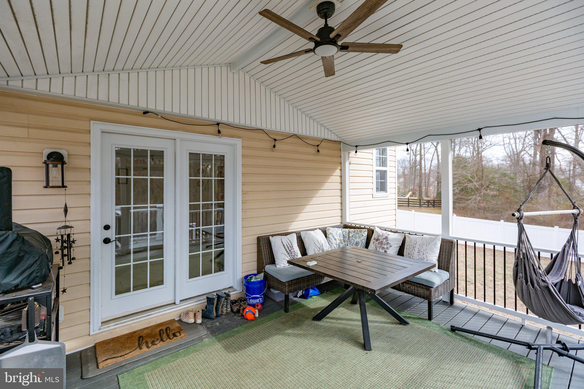 FERRY DOCK CROSSING - Residential