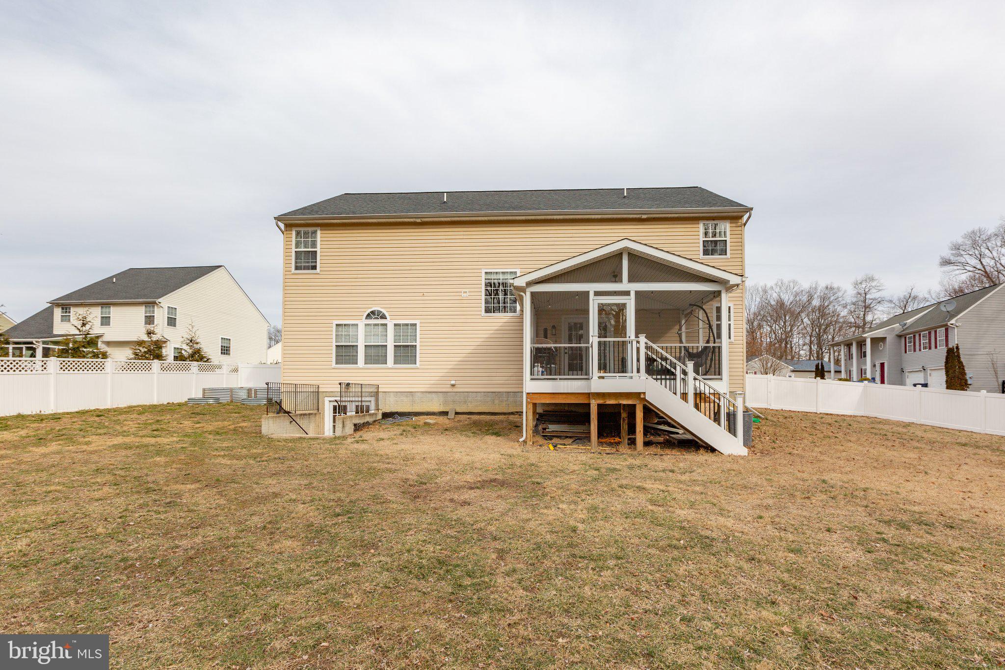 FERRY DOCK CROSSING - Residential